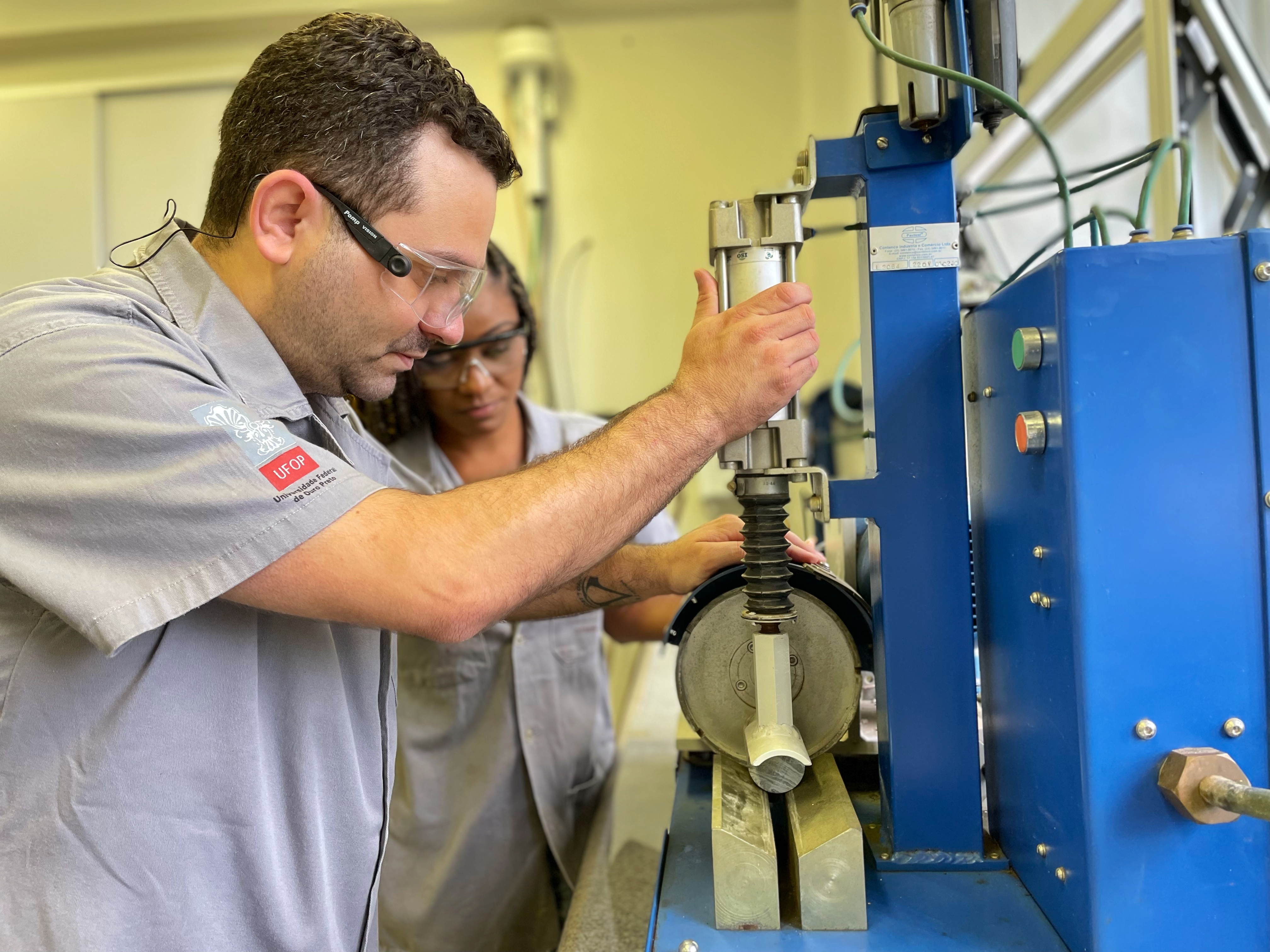 Labortatorio de Preparo de Amostras de Rochas e Solos